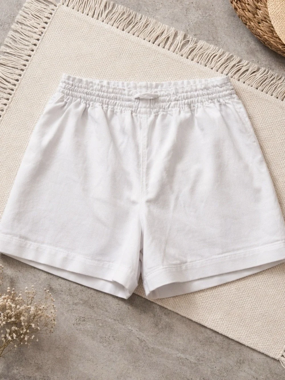 Cisono Los Angeles Women's Elastic Waist Shorts - Picture 2 of 3